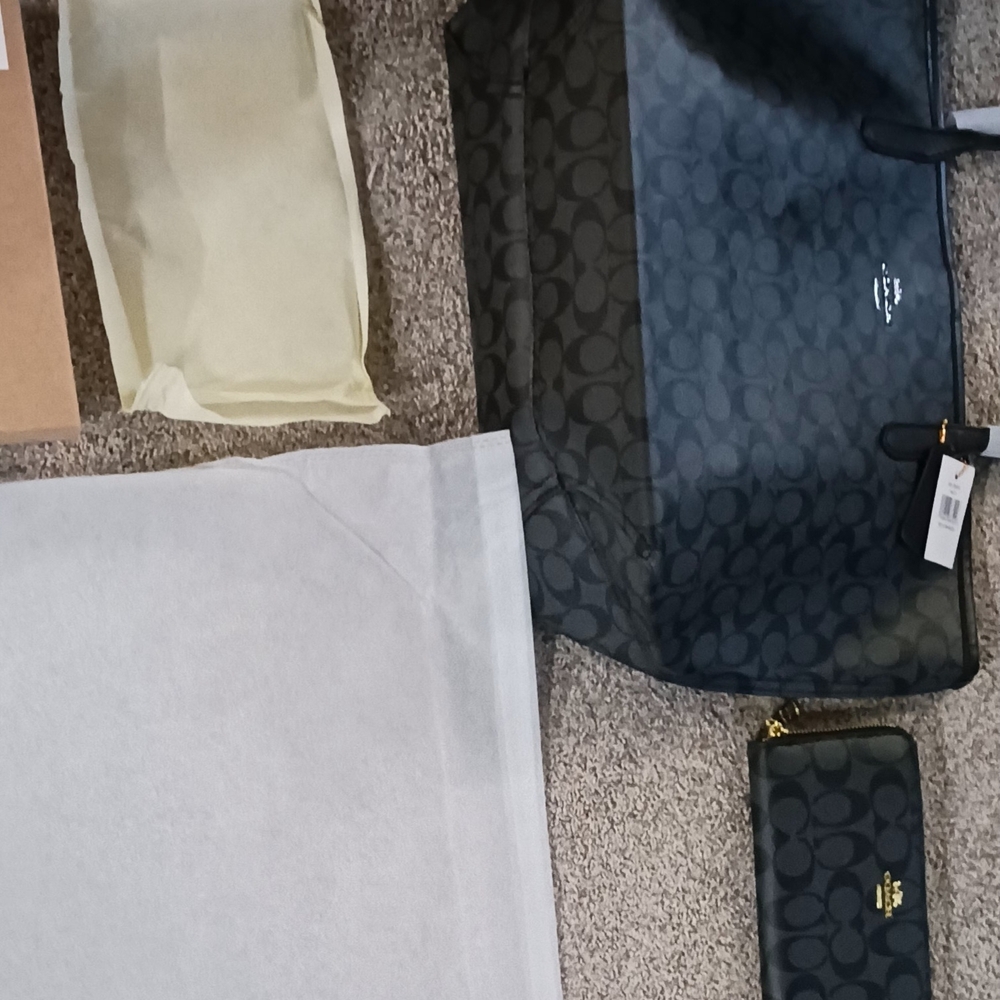 Signature Tote Purse in Black/Charcoal With Wallet